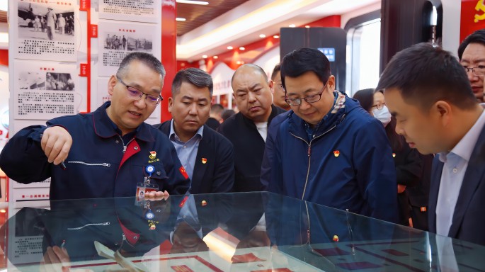 公司紀(jì)委組織學(xué)習(xí)貫徹習(xí)近平新時(shí)代中國特色社會主義思想主題教育暨“三抓三促”行動項(xiàng)目現(xiàn)場主題黨日活動